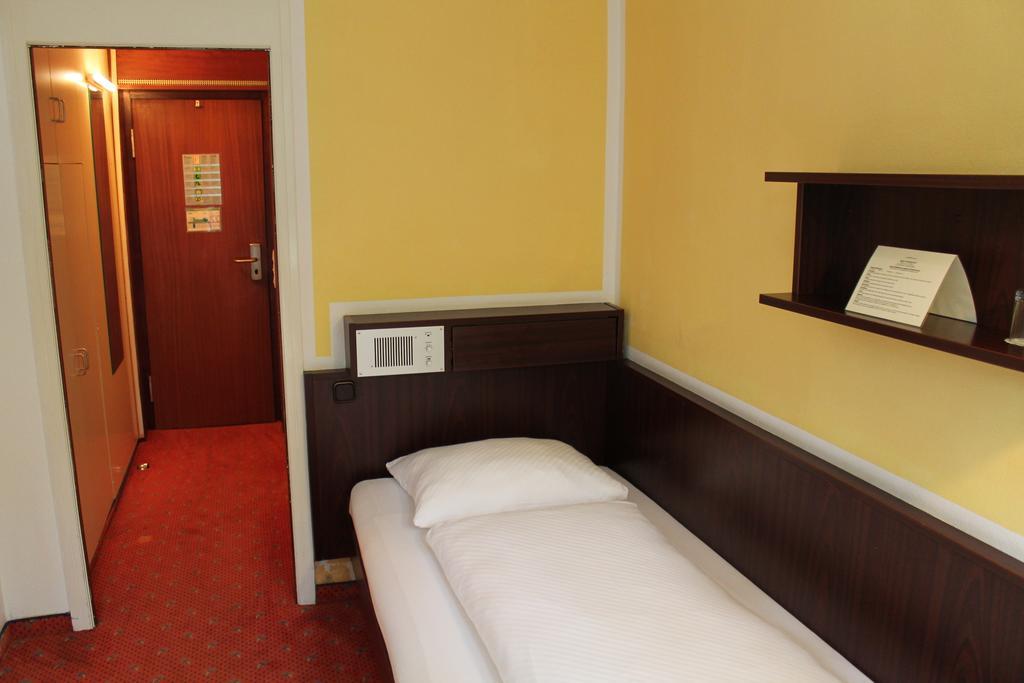 Berghotel Hamburg Blick エクステリア 写真