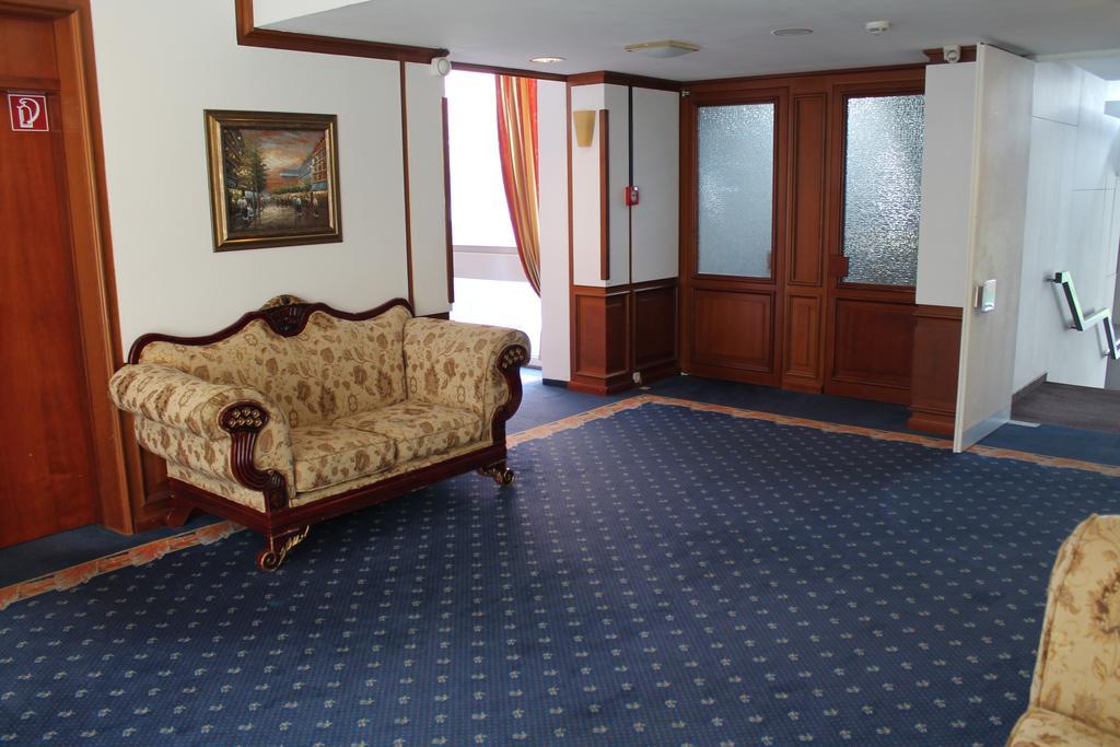 Berghotel Hamburg Blick エクステリア 写真